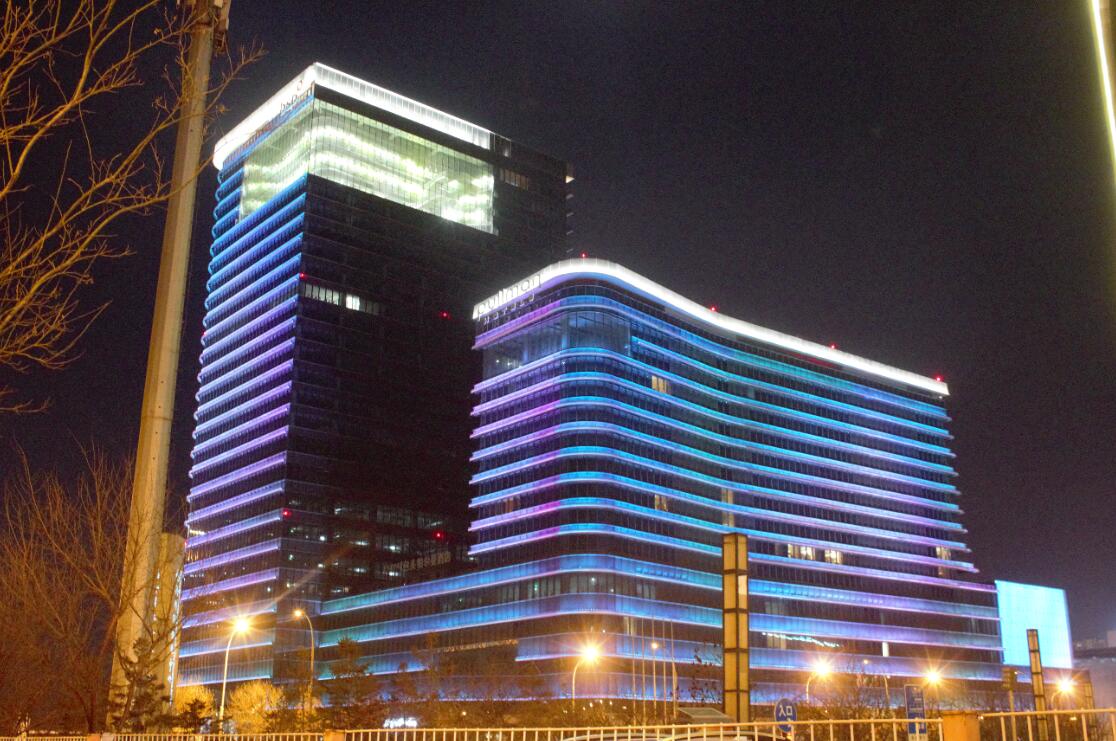 內蒙古包頭市九原區包商銀行商務大廈建筑夜景照明專業分包工程--2019神燈獎申報工程